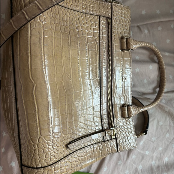 Kate spade New York very lady and have scroc design only wear a couple of times - Picture 1 of 4